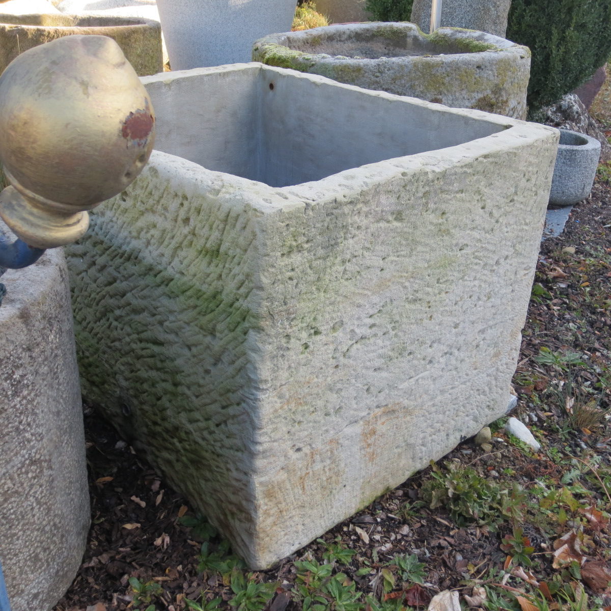 Gartenbrunnen aus Sandstein antik